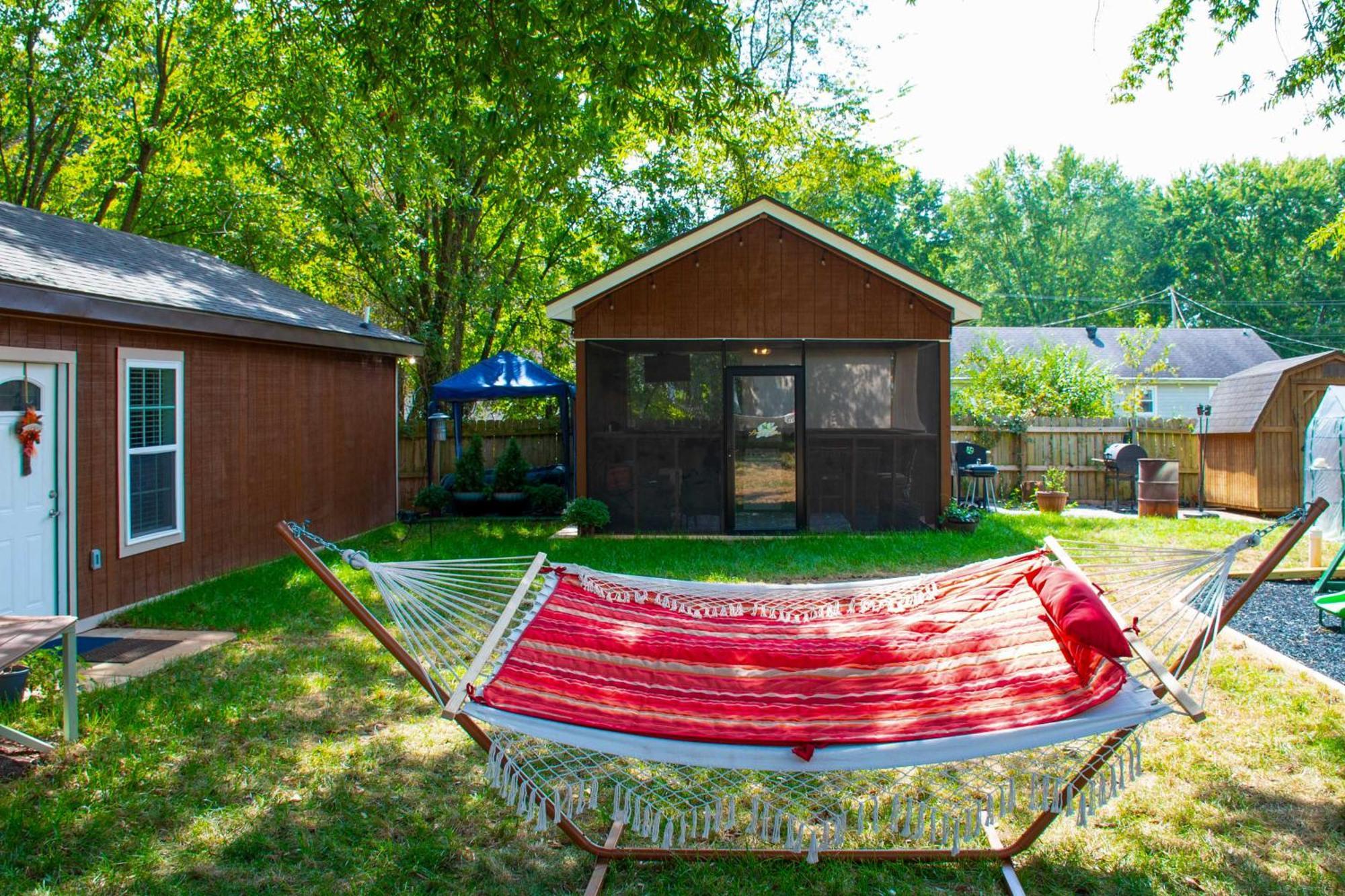 Home With Hot Tub, Playset And Grills In Clarksville! Zewnętrze zdjęcie